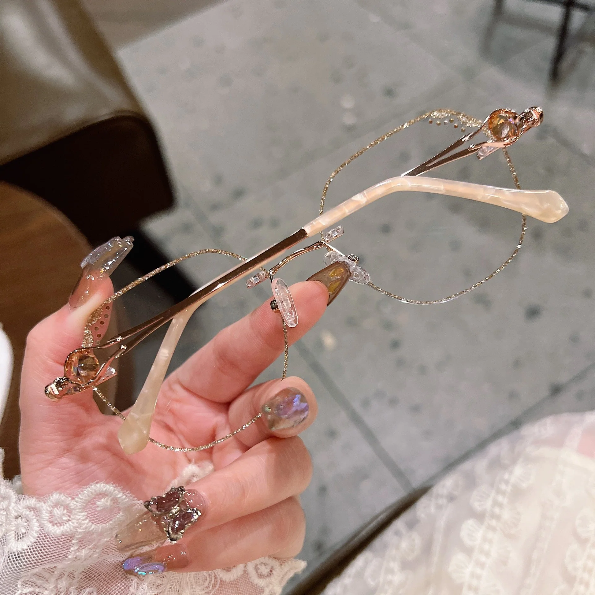 Metal Elegant Rimless Glasses Geometric for Women VK2104 - Image 4