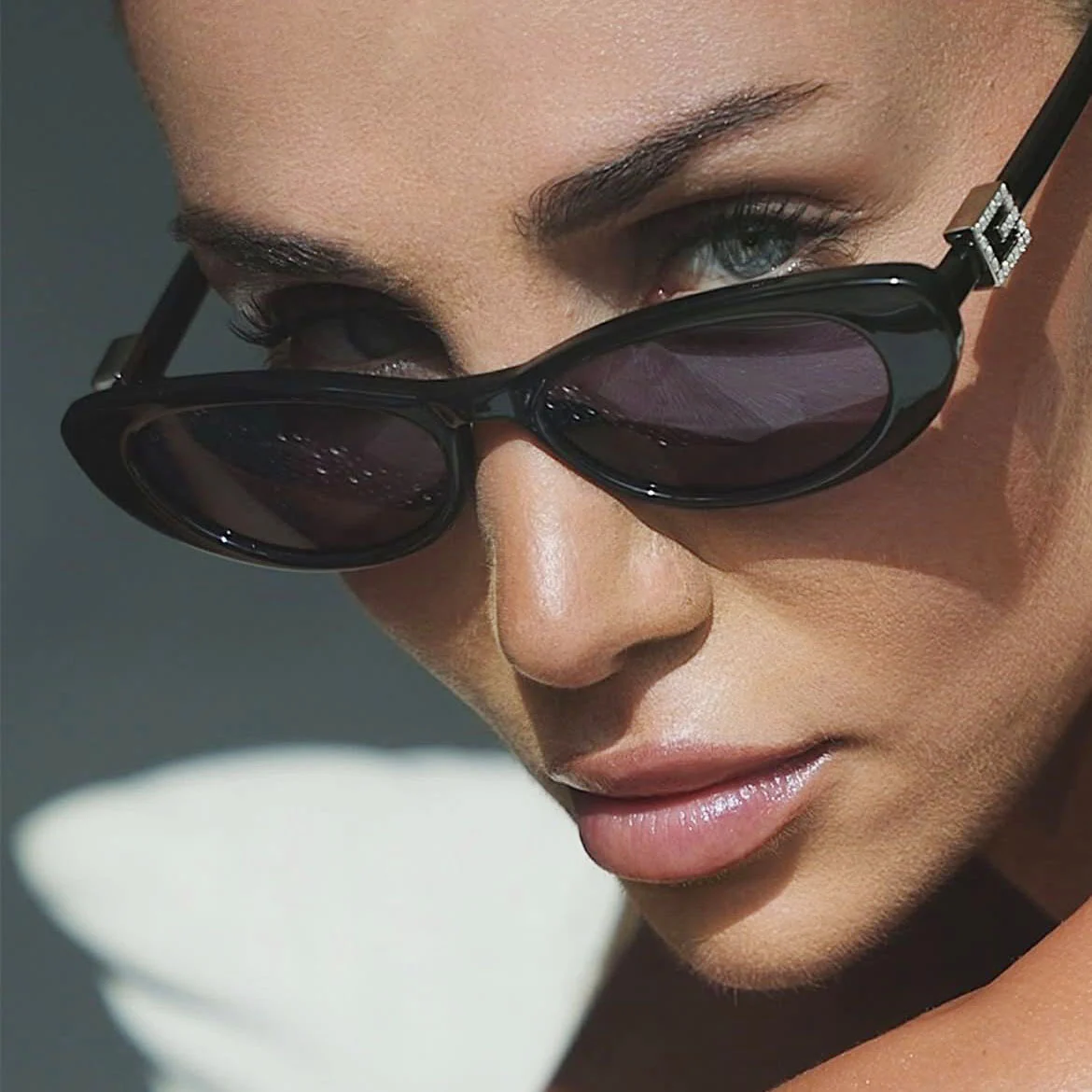 Trendy Narrow Oval Sunglasses Stylish & Versatile VK2275 - Image 6
