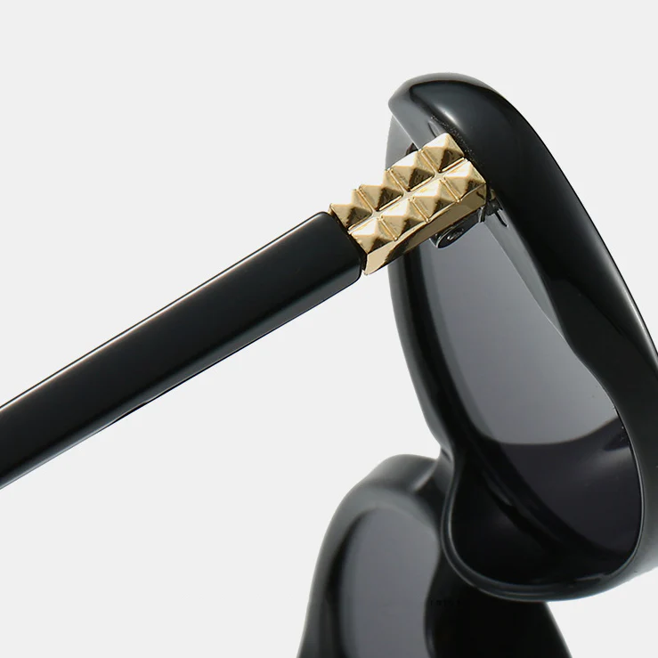 Oval Trendy Glasses with Gold Textured Temple Accent VK2342 - Image 3