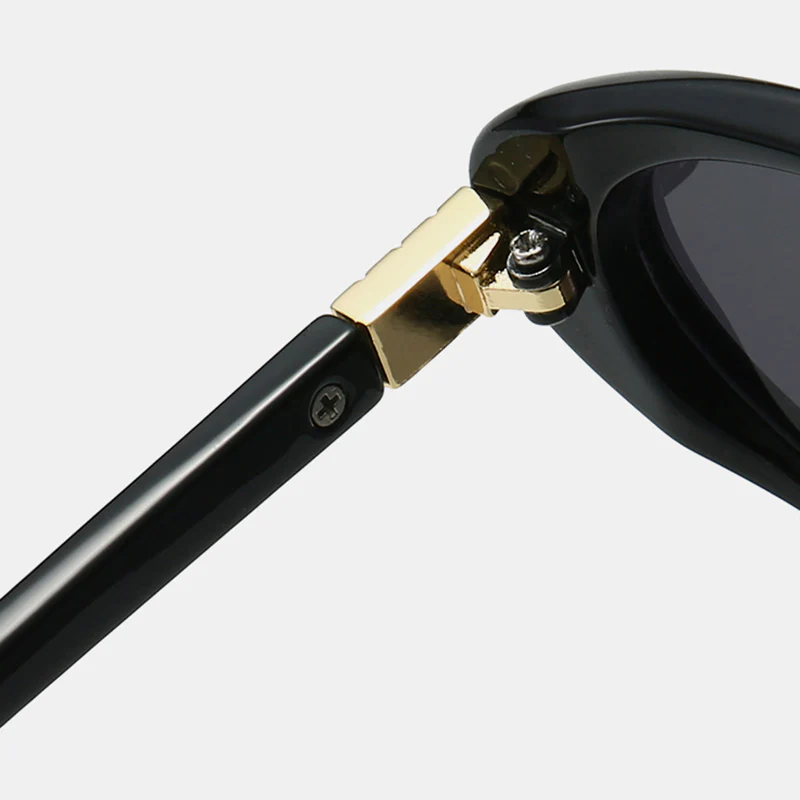 Oval Trendy Glasses with Gold Textured Temple Accent VK2342 - Image 4
